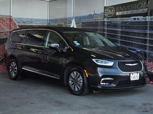 2023 Chrysler Pacifica Hybrid Limited