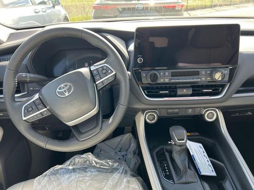 2026 Toyota Grand Highlander Hybrid XLE