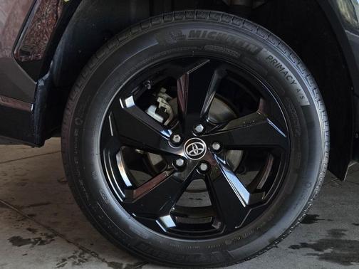 2020 Toyota RAV4 Hybrid SE