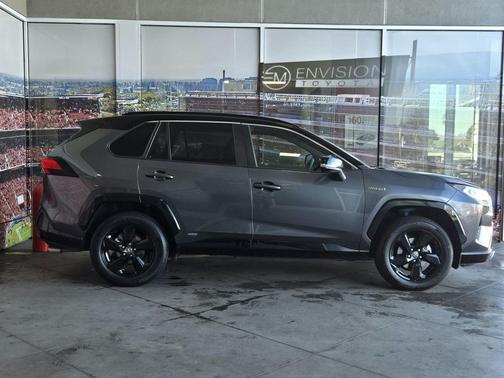 2020 Toyota RAV4 Hybrid SE