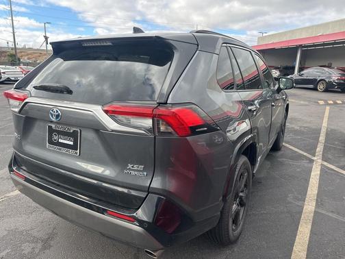 2020 Toyota RAV4 Hybrid SE
