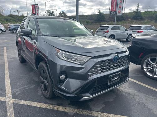 2020 Toyota RAV4 Hybrid SE