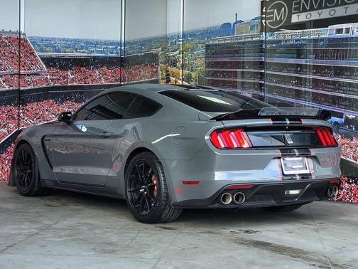 2018 Ford Shelby GT350 Base