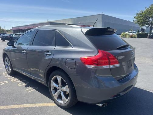 Magnetic Gray Metallic 2011 Toyota Venza Base