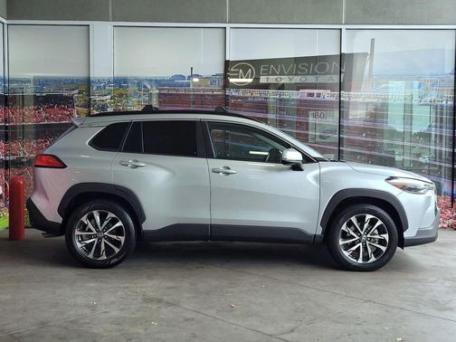 2022 Toyota Corolla Cross XLE