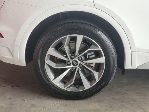 2024 Audi Q5 45 S line Premium Plus