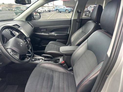 2024 Mitsubishi Outlander Sport SE