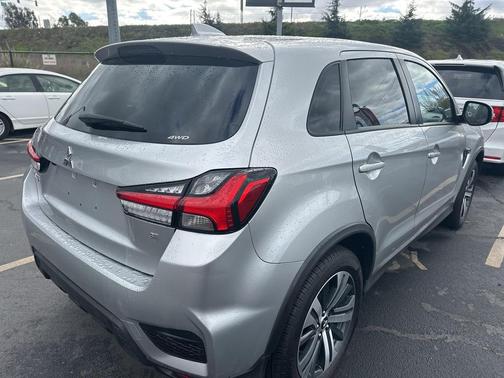 2024 Mitsubishi Outlander Sport SE