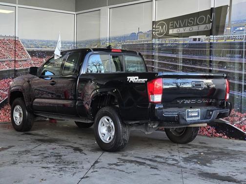 2017 Toyota Tacoma SR
