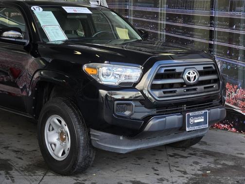 2017 Toyota Tacoma SR