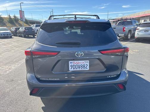 2022 Toyota Highlander LE