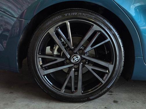 Ocean Gem/Midnight Black Metallic 2025 Toyota Camry XSE