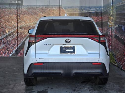 2025 Toyota bZ4X XLE