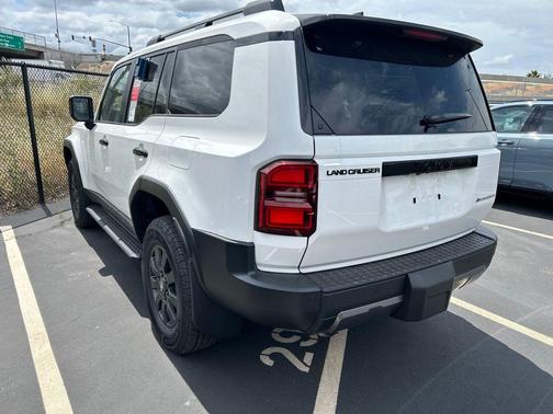 Ice Cap 2026 Toyota Land Cruiser Base