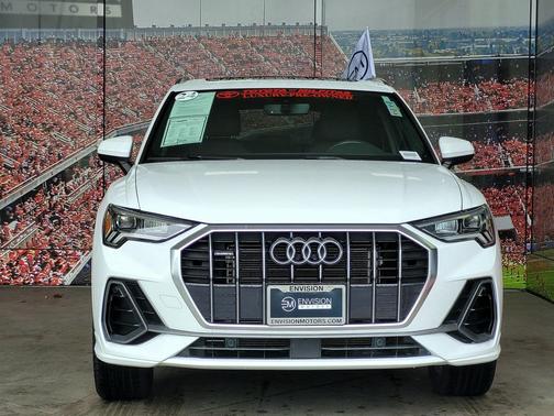 2024 Audi Q3 Premium 45 TFSI S line quattro Tiptronic