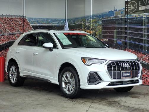 2024 Audi Q3 Premium 45 TFSI S line quattro Tiptronic