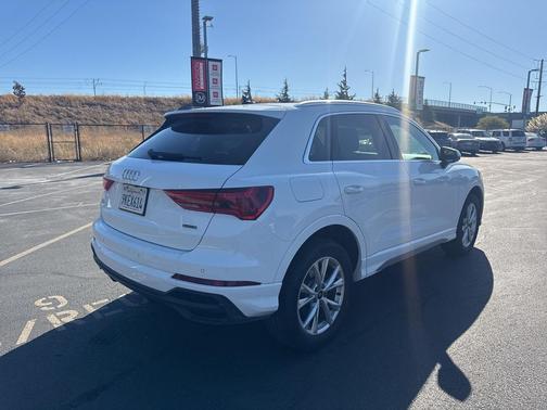 2024 Audi Q3 Premium 45 TFSI S line quattro Tiptronic