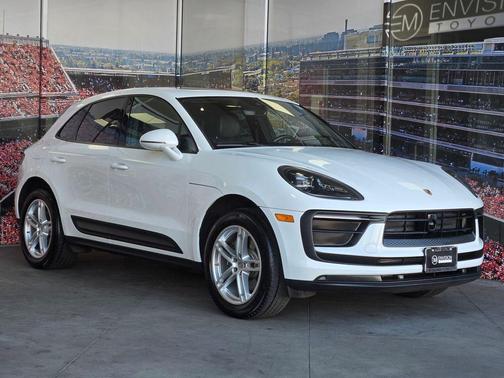 2024 Porsche Macan Base