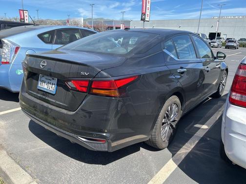 Super Black 2023 Nissan Altima 2.5 SV