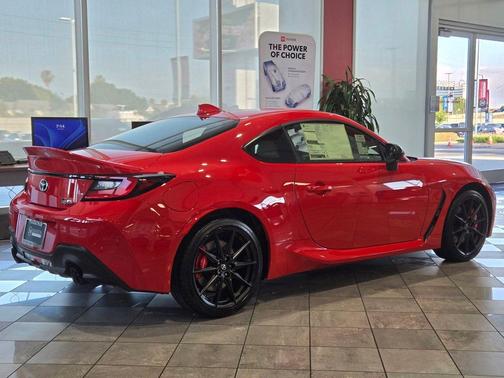 Track bRed 2026 Toyota GR86 Premium