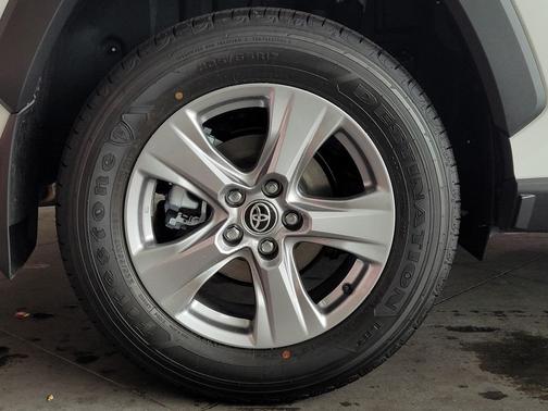 2025 Toyota RAV4 Hybrid LE