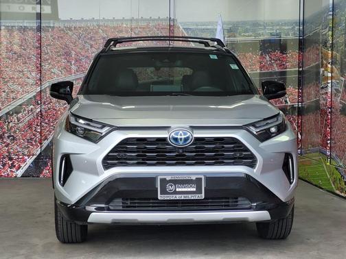 2022 Toyota RAV4 Hybrid SE