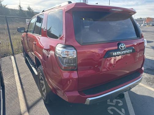 2024 Toyota 4Runner TRD Off Road