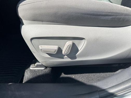 Celestial Silver Metallic 2022 Toyota Highlander LE