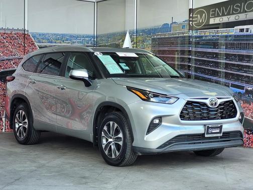 2024 Toyota Highlander XLE