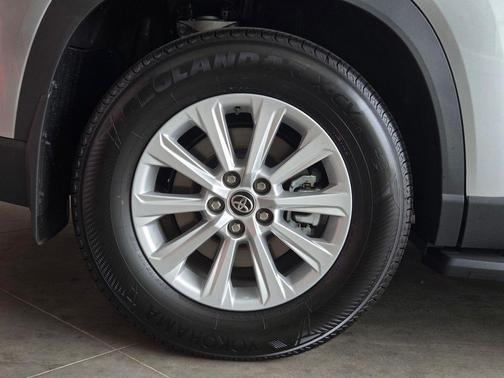 Celestial Silver Metallic 2026 Toyota Grand Highlander XLE