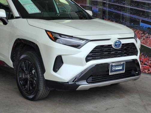2022 Toyota RAV4 Hybrid SE