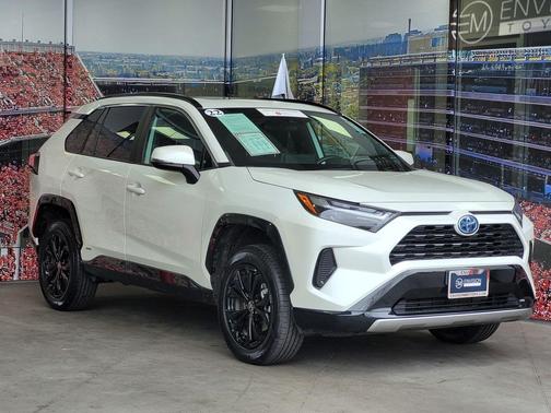 2022 Toyota RAV4 Hybrid SE