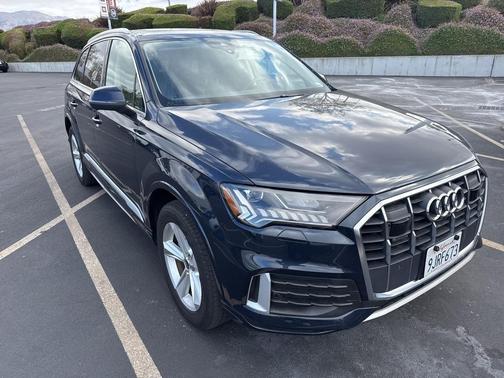 2024 Audi Q7 45 Premium Plus