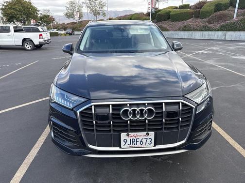 2024 Audi Q7 45 Premium Plus