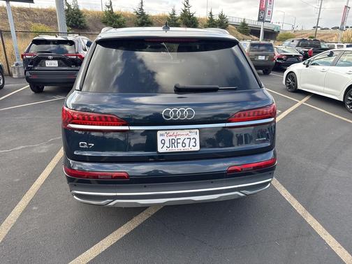 2024 Audi Q7 45 Premium Plus