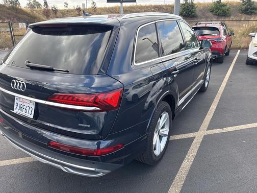 2024 Audi Q7 45 Premium Plus
