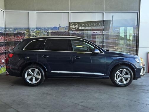 2024 Audi Q7 45 Premium Plus