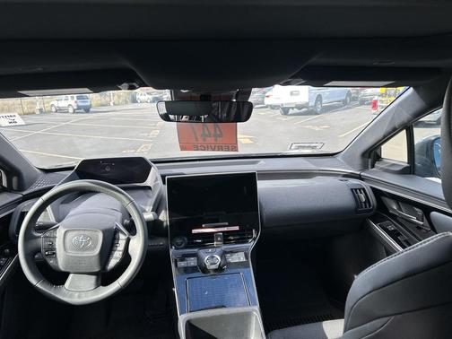 2025 Toyota bZ4X XLE