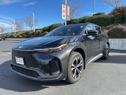 2025 Toyota bZ4X XLE
