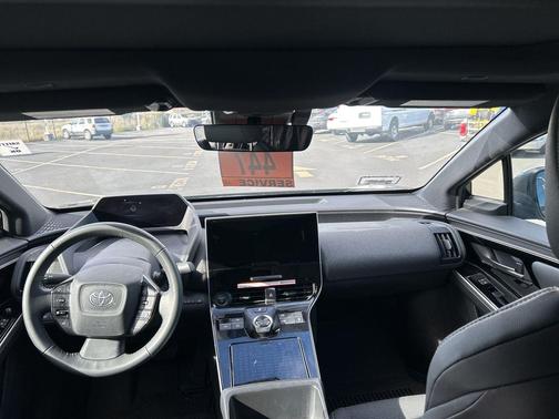 2025 Toyota bZ4X XLE