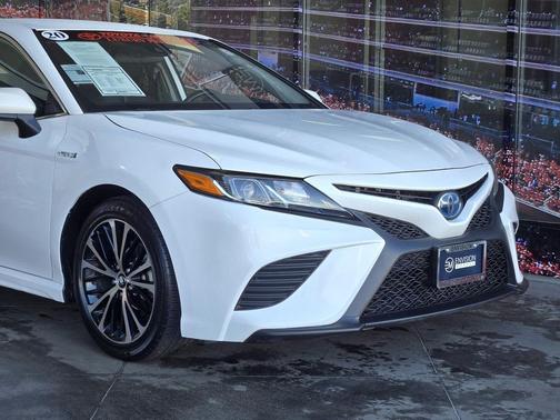 2020 Toyota Camry SE