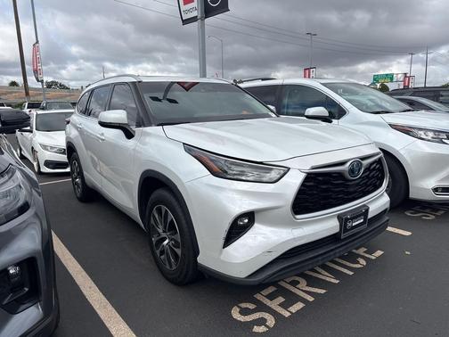 2022 Toyota Highlander Hybrid XLE