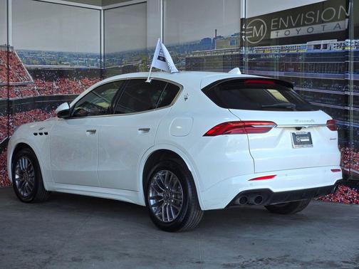 White 2024 Maserati Grecale GT