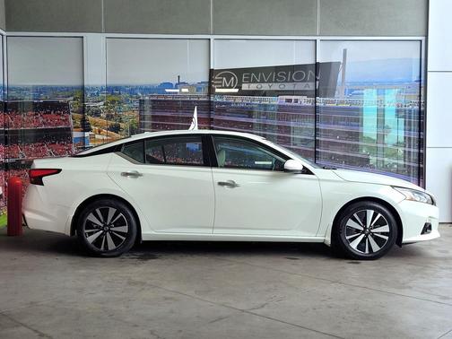 2022 Nissan Altima 2.5 SL
