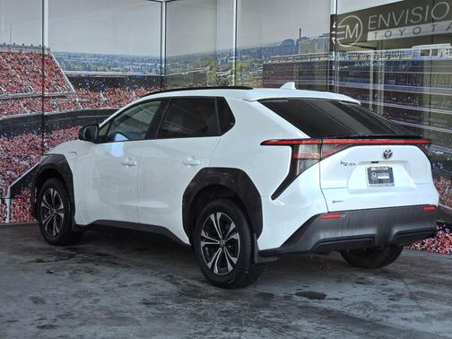 2025 Toyota bZ4X XLE