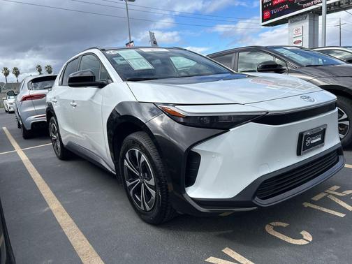 2025 Toyota bZ4X XLE