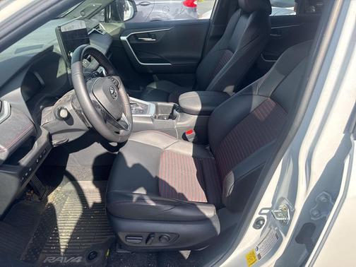 2024 Toyota RAV4 Prime XSE