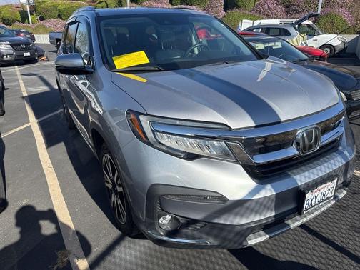 2022 Honda Pilot Touring 8-Passenger