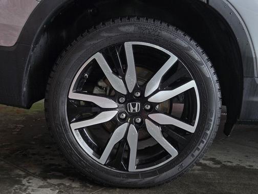 2022 Honda Pilot Touring 8-Passenger