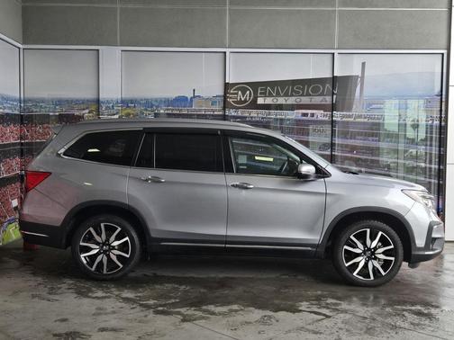 2022 Honda Pilot Touring 8-Passenger